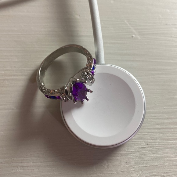 Beautiful purple stones ring size 7. Silver. NWT - Picture 3 of 3